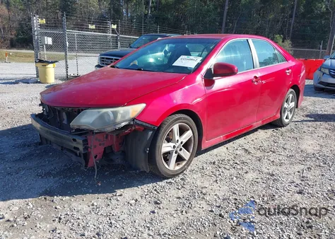 2013 Toyota Camry Se z USA, uszkodzony, nr VIN 4T1BF1FK8DU714846
